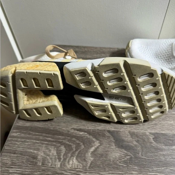 Adidas 10.5 - Picture 4 of 8